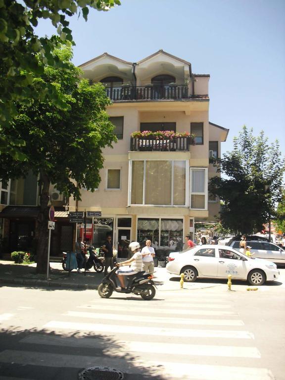 Apartments Mostrovi Ohrid Bagian luar foto